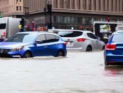Memahami Risiko Dan Cara Mengatasi Hydroplaning Saat Mengemudi Di Hujan