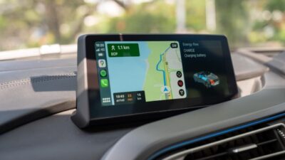 Menavigasi Jalan Dengan Aman: Pentingnya Sistem Navigasi GPS Dalam Mobil